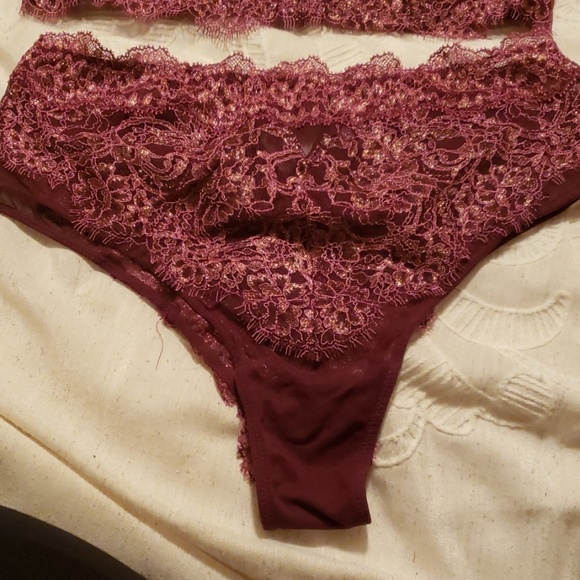 ❤ VICTORIA SECRETS LACE SET ❤ - Picture 3 of 6